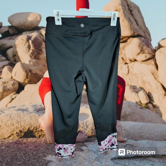 Gaiam Black Leggings Size M  (W63) - Picture 2 of 2